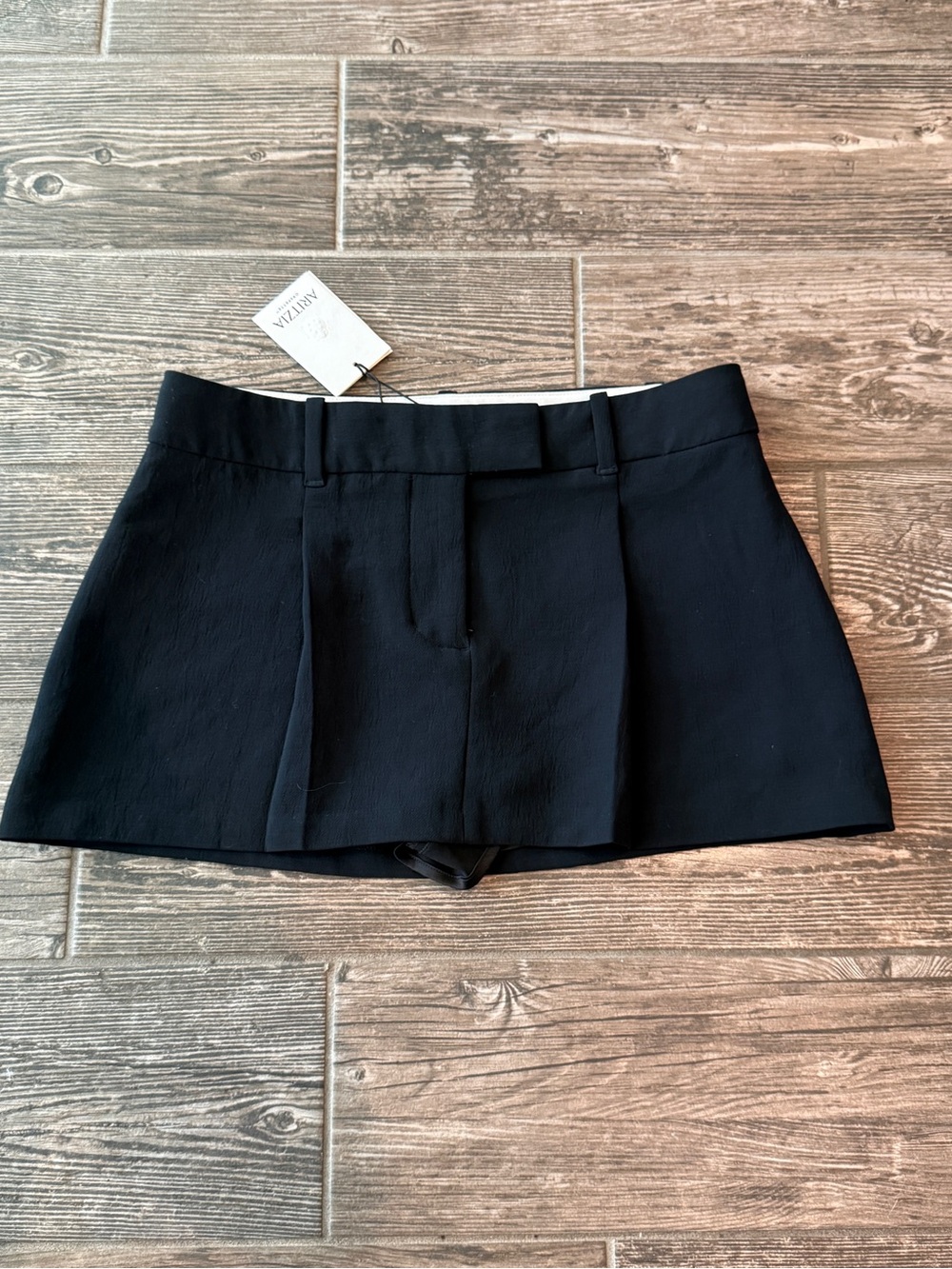 Aritzia Black Crepette Define Skort